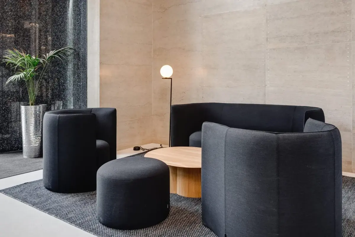 Waiting area at PRP London Clinic Cavendish Square